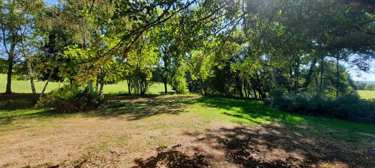 Aire camping-car  Buisson-de-Cadouin (24480) - Photo 2